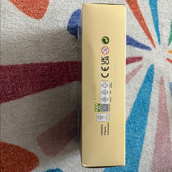 Bluey Family Beach Day 4-Pack Figures Set - Picture 5 of 5